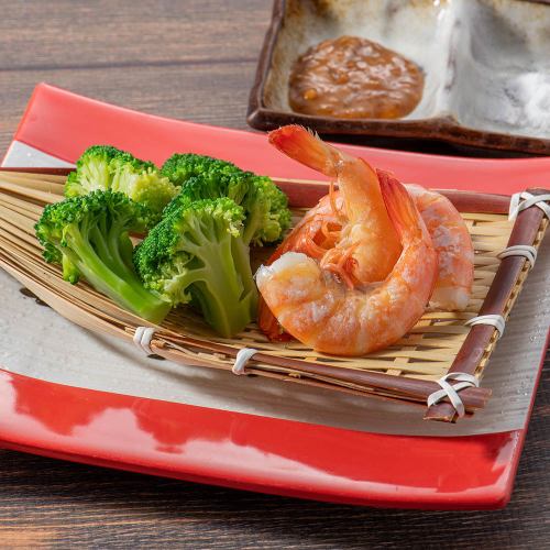 Freshly boiled shrimp and broccoli with soba miso mayonnaise
