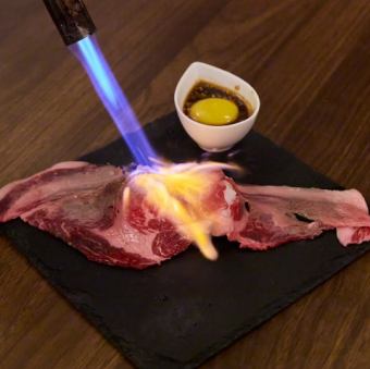 牛の炙り握り 1貫