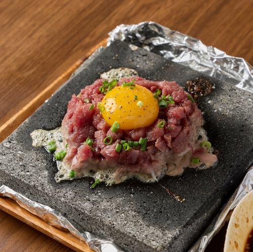 馬肉を使った生ハンバーグ