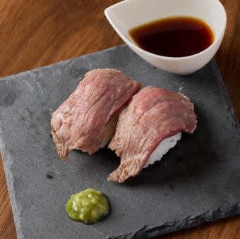 和牛たたきの握り (2貫)