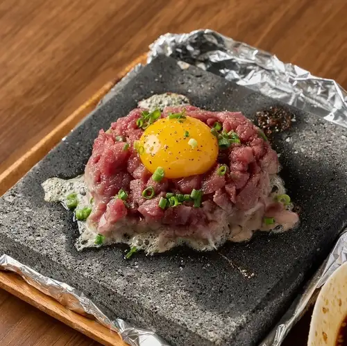 馬肉を使った生ハンバーグ