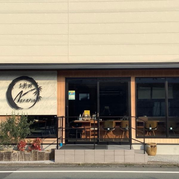 [Fashionable × casual dining] About 10 minutes on foot from JR Kotake Station.The chic logo next to 〈Picture Book House Kinouta〉is a landmark ◎There are 9 counter seats in the open kitchen and a total of 4 table seats for 4 people.It can be used for a wide range of occasions, from everyday use to party use.