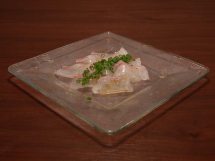 【含2小時無限暢飲】新鮮魚生牛肉片、本店招牌烤豬肉等（共7道菜/5,000日圓）
