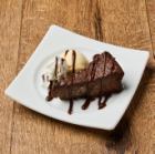 ショコラアイスケーキのバニラ添え