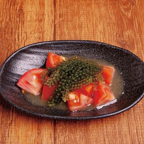 Sea grapes and tomatoes with Shikuwasa citrus flavor