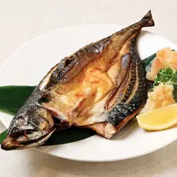 Fatty mackerel dried in ash