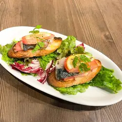 Smoked mackerel and tomato bruschetta