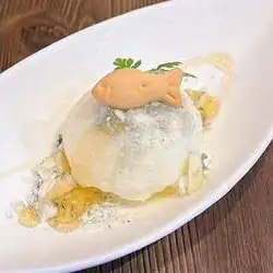 Gorgonzola milk gelato