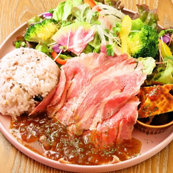 選べるサラダのメインプレート