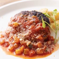 【套餐】自製手揉漢堡牛排配彩色蔬菜和蒜蓉番茄醬