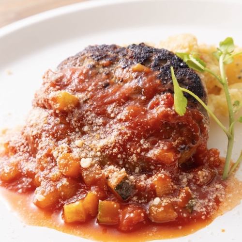 【套餐】自製手揉漢堡牛排配彩色蔬菜和蒜蓉番茄醬