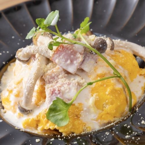 Porcini-flavored mushroom cream omelet rice