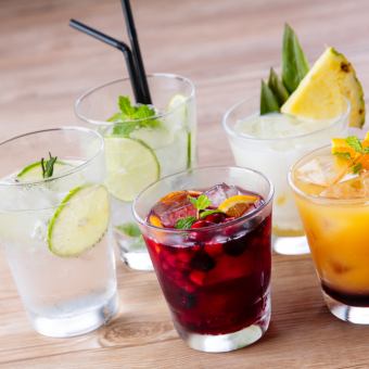 【软饮和汤吧】可单独点选，也可作为派对菜单的一部分。