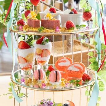 [Strawberry Picking Special Afternoon Tea] 3,700 yen (tax included)