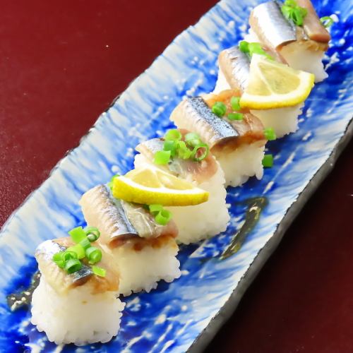 三陸産の新鮮魚介を使用