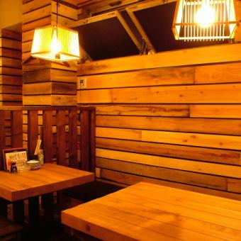 【Table seat】 It is a table seat in the back.Recommended for 2 to 4 people.