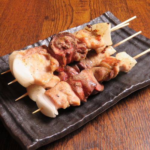 Yakitori Aka (chicken thigh, liver, onion)