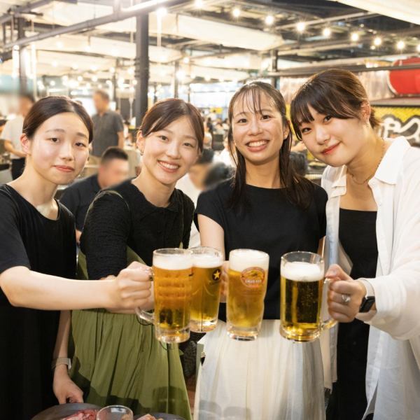 屋上ビアガーデンでは、開放的な雰囲気の中で食事を楽しんでいただくため、手ぶらで楽しみいただけます！お気軽にお問い合わせください♪※※開閉式テント完備で雨でも営業！