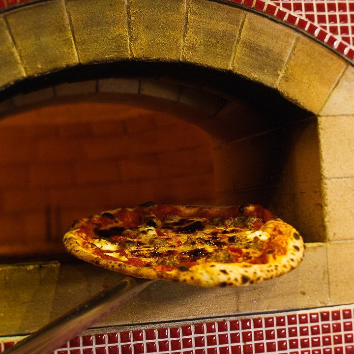 [120-minute all-you-can-drink] Try it with the exquisite stone oven pizza baked in the store!
