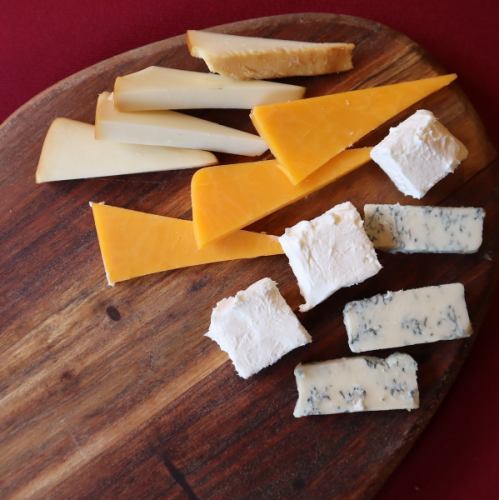Cheese platter (4 types)
