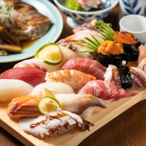 [Authentic sushi that you can enjoy at a reasonable price] Standard toppings and seasonal seafood are also available.
