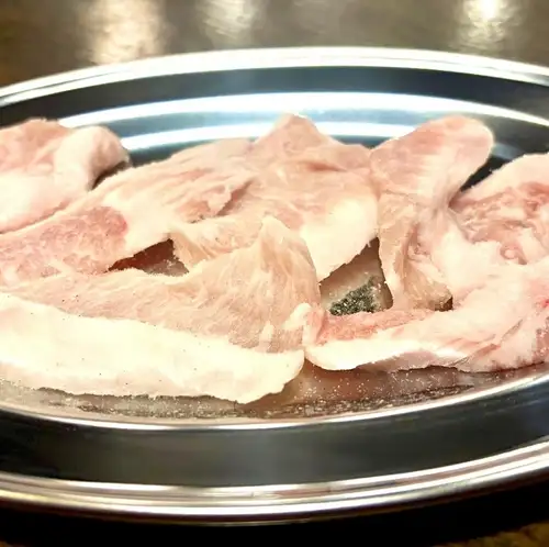 猪脸肉（佐以酱汁或盐）