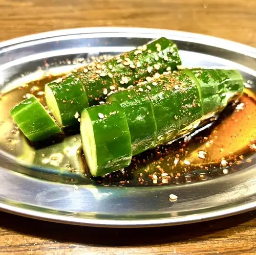 一根黄瓜腌制
