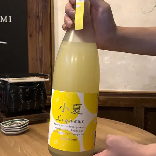 【爽やかな香り】ロックやソーダ割で楽しむ一杯♪亀泉酒造の小夏リキュール(ロックorソーダ割) 600円(税込)