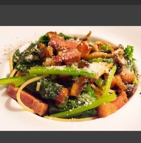 Bacon, mushrooms, spinach peperoncino