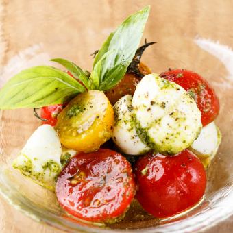 2 kinds of tomato and mozzarella herb marinade