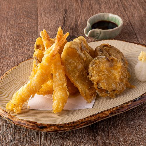 キノコと海鮮の天ぷら盛り合わせ