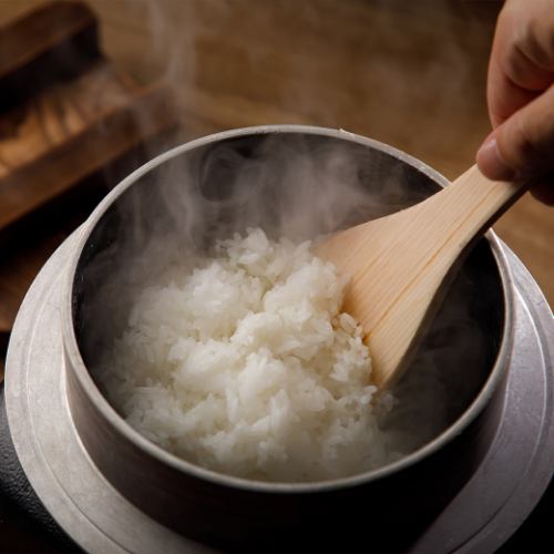 Specialty! Freshly cooked rice cooked in a pot (1/2 cups)