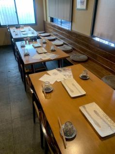 동료와 텐베라를 즐길 수 있는 테이블석