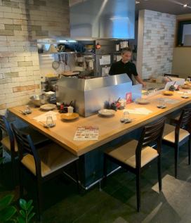 텐베라와 함께 가게 주인과의 교환도 즐길 수 있는 코의 글자 카운터