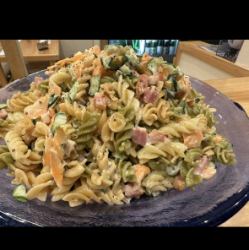 マカロニサラダ