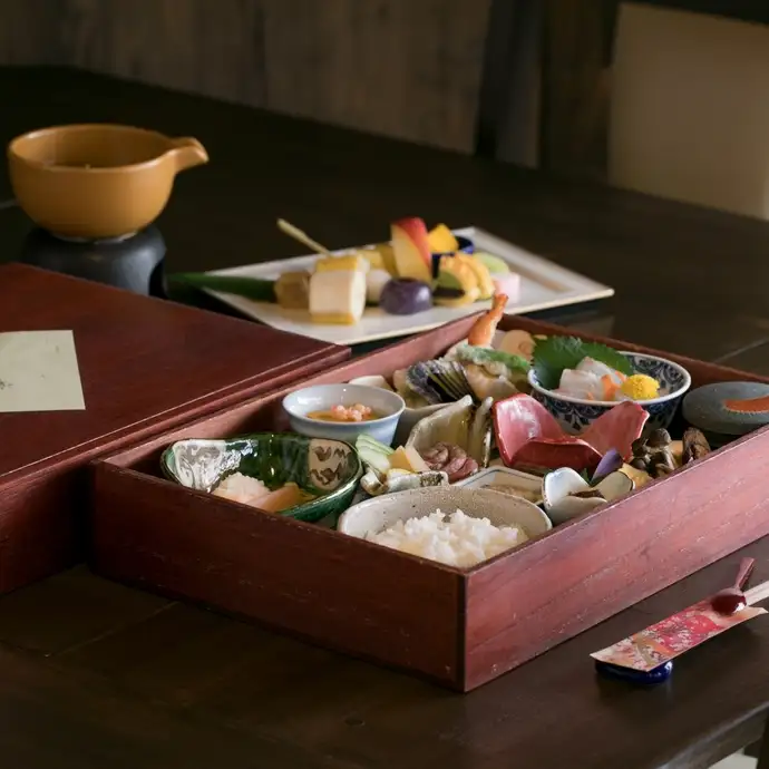 懐石御膳 お手頃懐石御膳】小箱に旬を詰め込んだ洒落御膳 5500円（税込） | 姫山