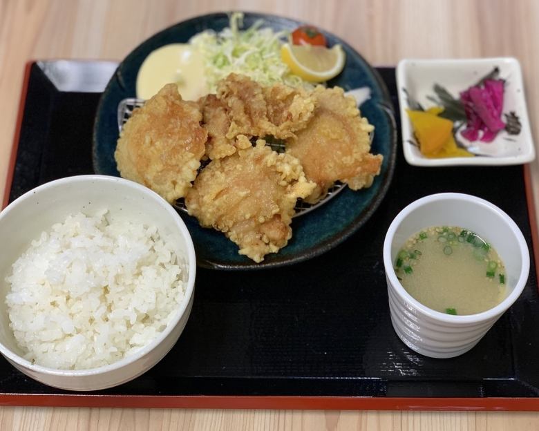 Fried chicken set meal (delicious, curry, garlic soy sauce)