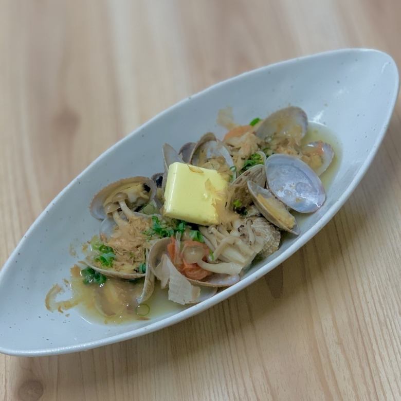 Steamed clams with butter