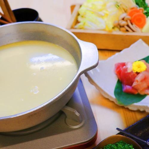 【鳥金名物】冬季限定の鶏スープ炊き鍋。