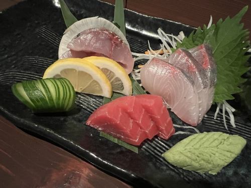 本日の刺身の盛り合わせ