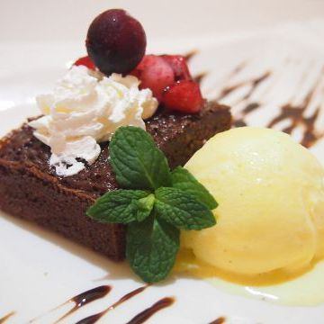 Chocolate cake/Basque cheesecake/Tiramisu
