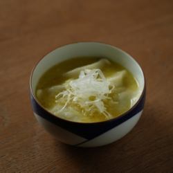 鶏白湯の炊き餃子