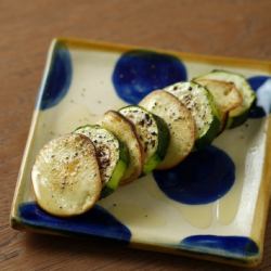 スモークチーズと焼きズッキーニ