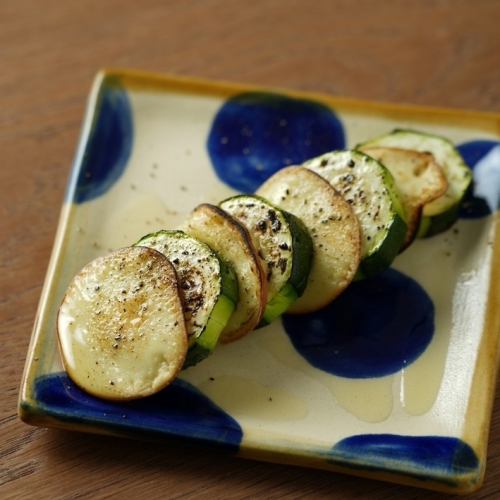 スモークチーズと焼きズッキーニ