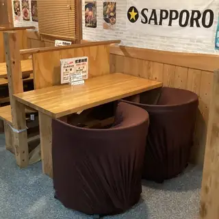 Two-person seating with comfortable chairs. *Please note that seating requests may not be accommodated depending on the reservation situation on the day.