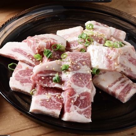 性價比高（90分鐘暢飲），11道菜套餐僅需4,000日圓，物超所值。