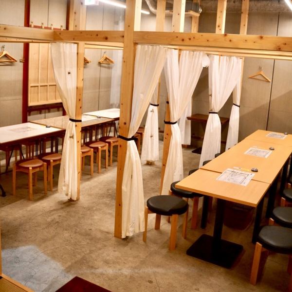 [可容納約30人/可容納約60人] 租下整間店鋪，您就可以盡情玩樂，無需擔心其他人。大型宴會就交給我們吧。暢飲套餐價格為 5,000 日元，包含 9 道菜，之後每小時最多可暢飲 59 日元，讓您盡情暢飲到最後一刻！