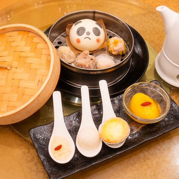 大人気！パンダ小籠包◎「角煮麺」や「フカヒレ姿湯麺」も♪