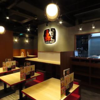 サク飲みやお一人様はもちろん、カップルにもおすすめのカウンター席です!