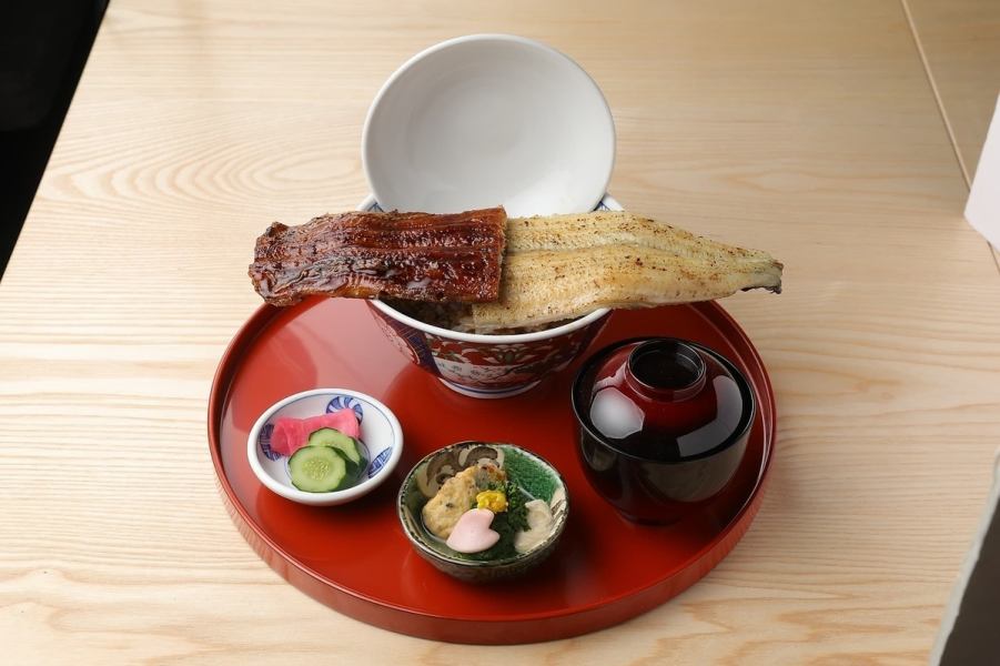【二つの味わいを一度に堪能】開運・紅白一のうな丼